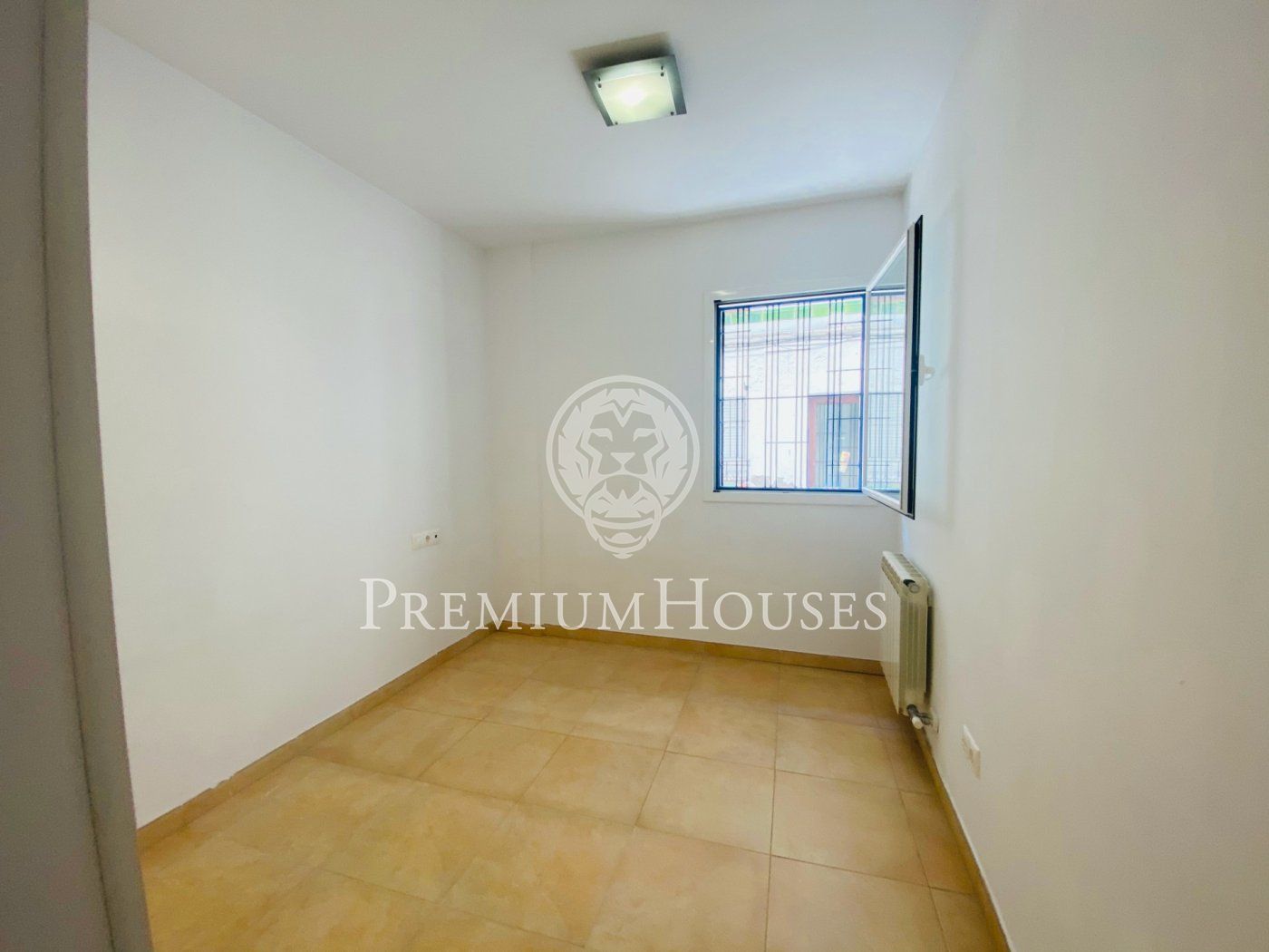 Planta baixa de lloguer amb pati interior i en bon estat a Sitges