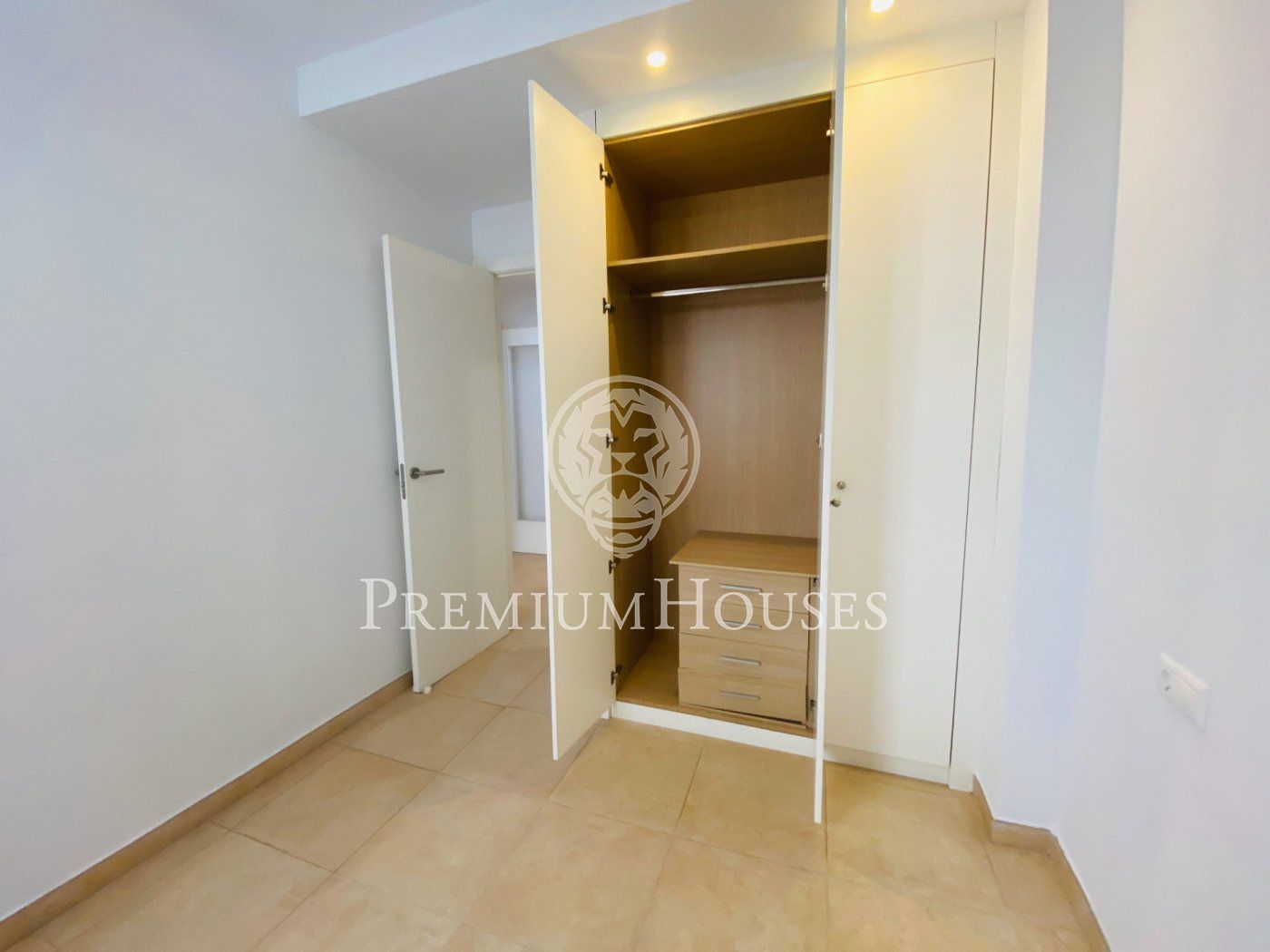 Planta baixa de lloguer amb pati interior i en bon estat a Sitges