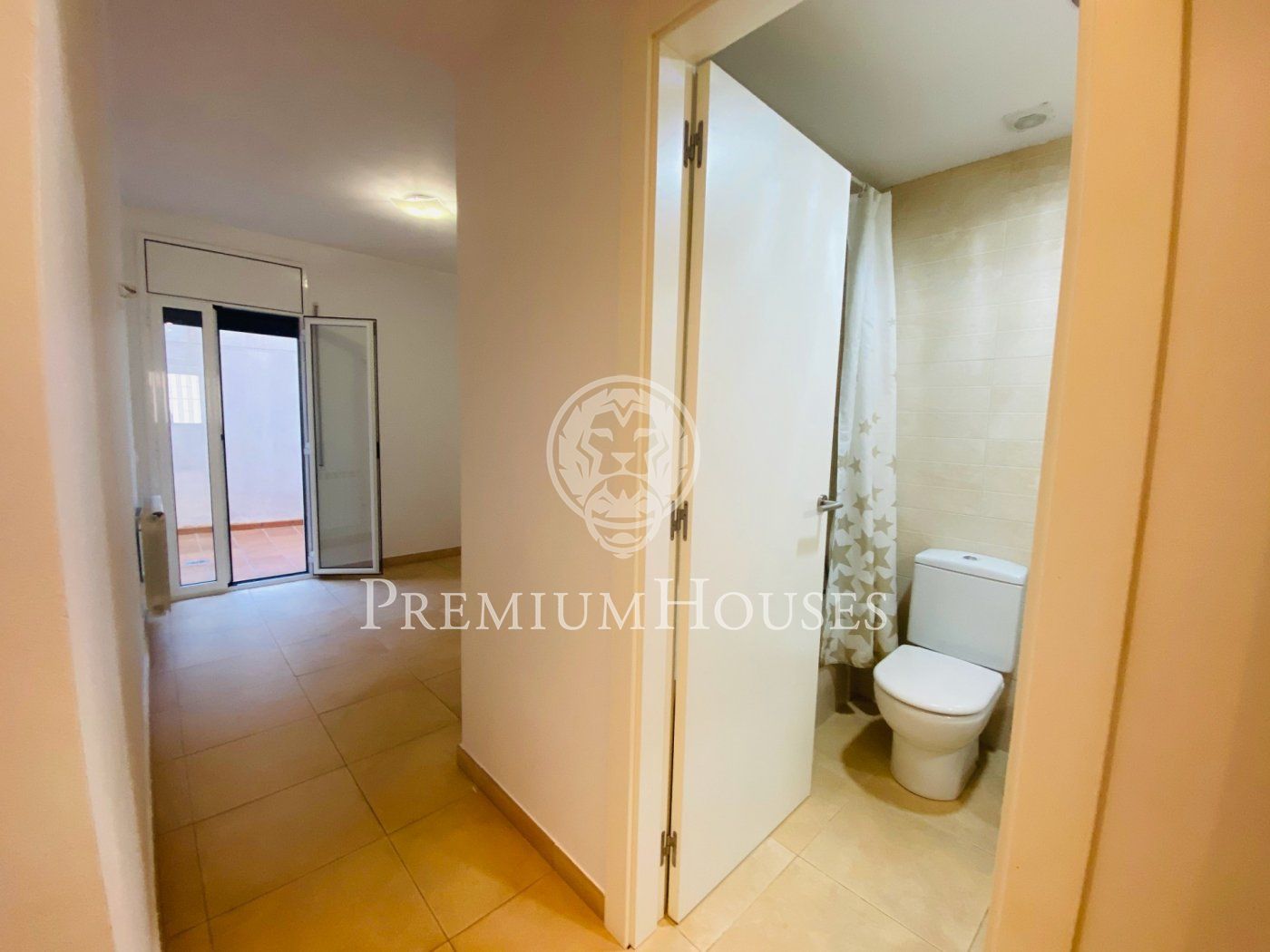 Planta baixa de lloguer amb pati interior i en bon estat a Sitges