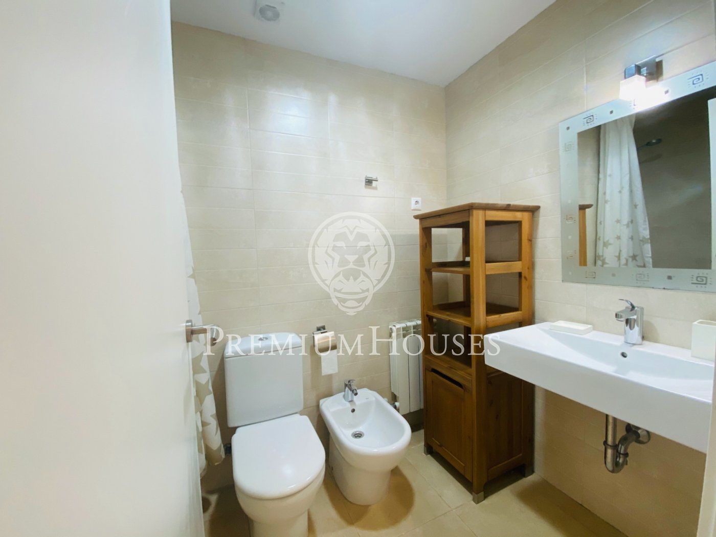 Planta baixa de lloguer amb pati interior i en bon estat a Sitges