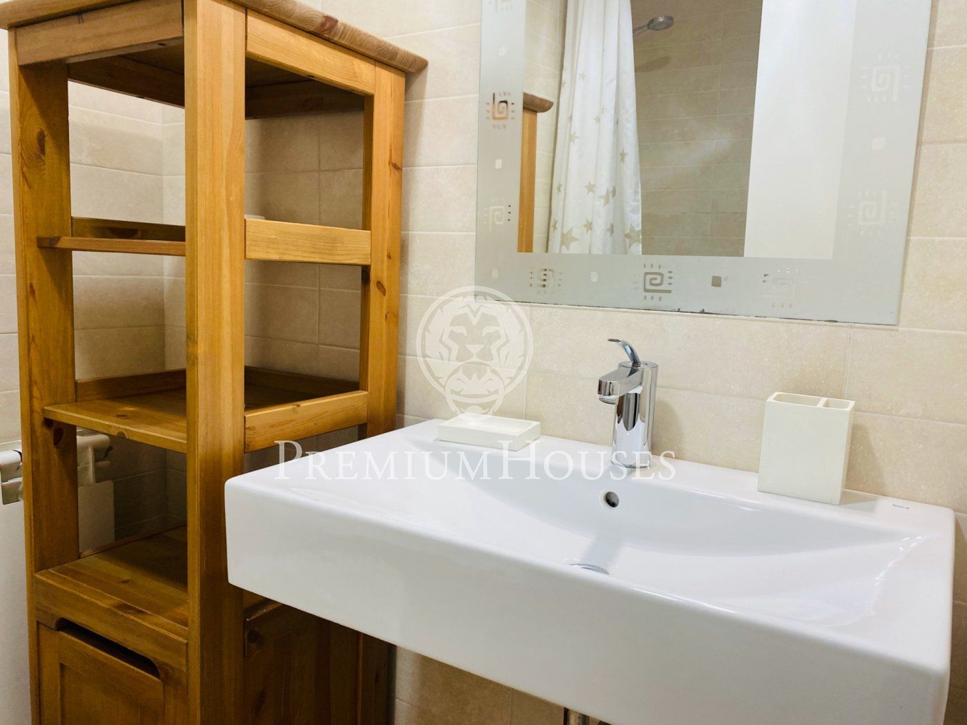 Planta baixa de lloguer amb pati interior i en bon estat a Sitges