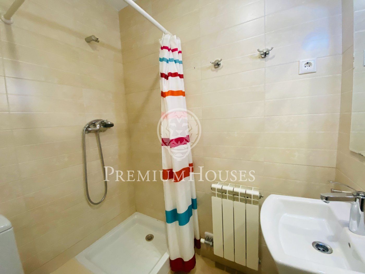 Planta baixa de lloguer amb pati interior i en bon estat a Sitges