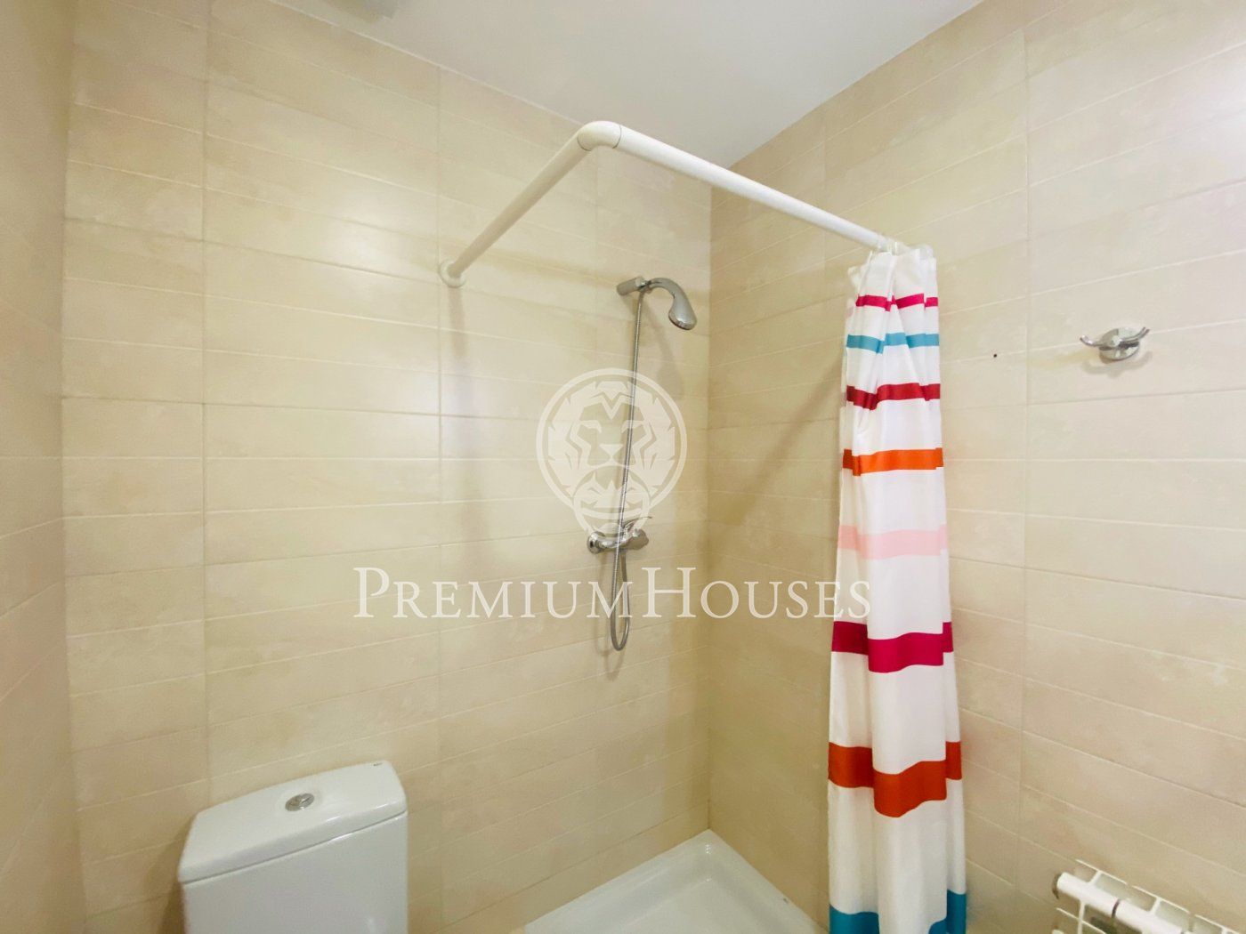 Planta baixa de lloguer amb pati interior i en bon estat a Sitges