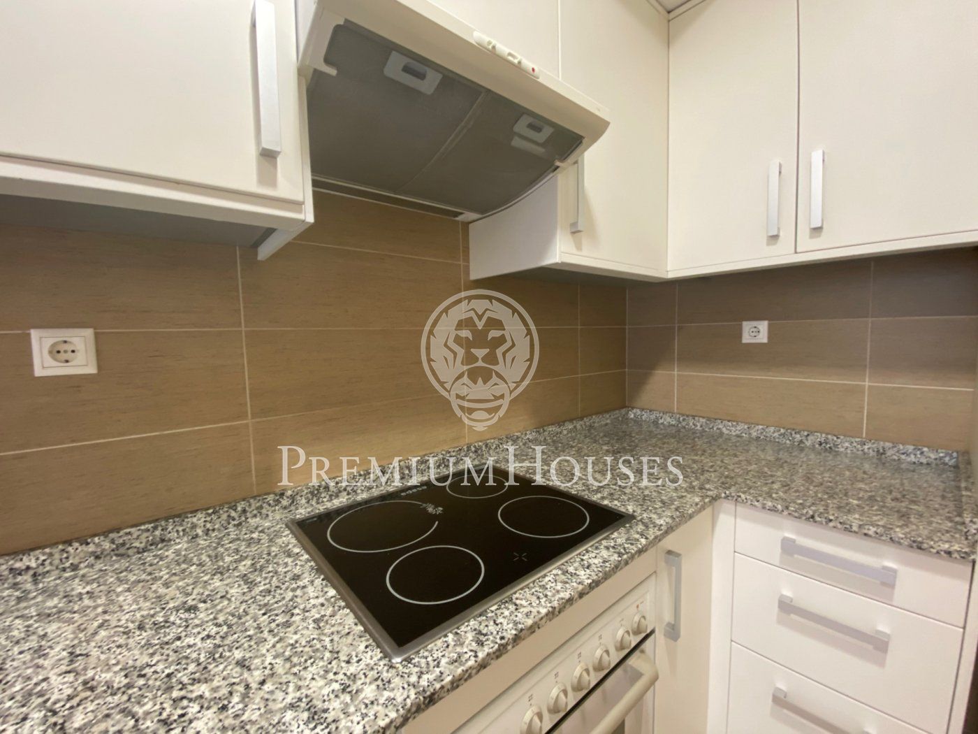 Planta baixa de lloguer amb pati interior i en bon estat a Sitges