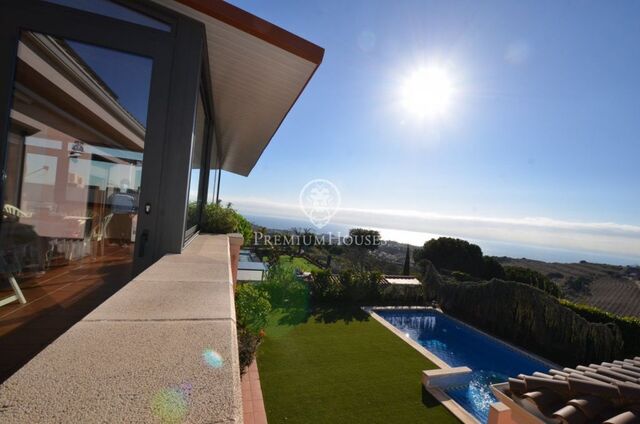 Casa con piscina en venta con vistas espectaculares en Alella