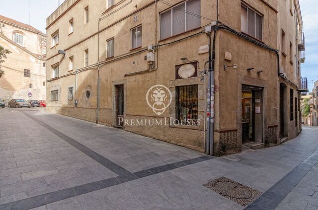 Casa en venda al centre de Mataró per a rehabilitar, ideal per a inversors.