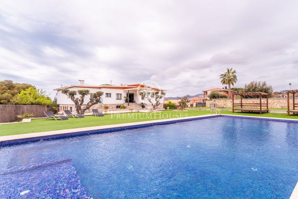 Vil·la amb piscina de lloguer a Mataró