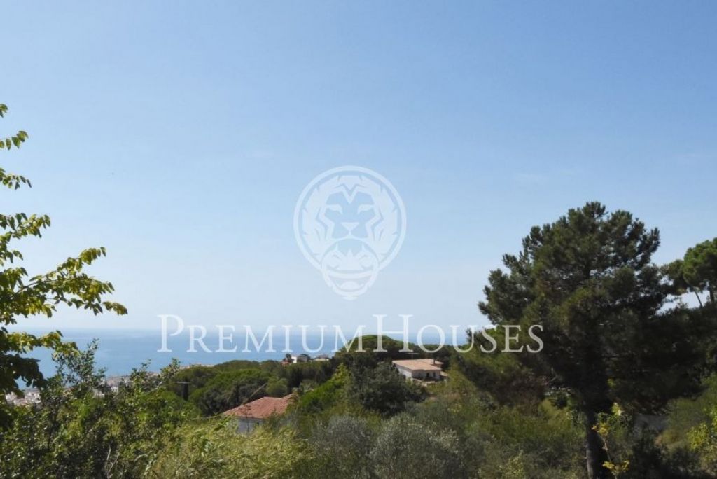 Parcel·la amb vistes a la mar en venda a Sant Pol de Mar