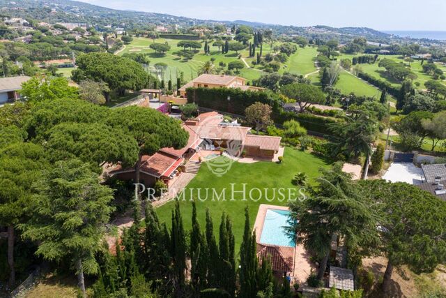 Casa en venta de una sola planta, con piscina y excelentes vistas en Sant Andreu de Llavaneres