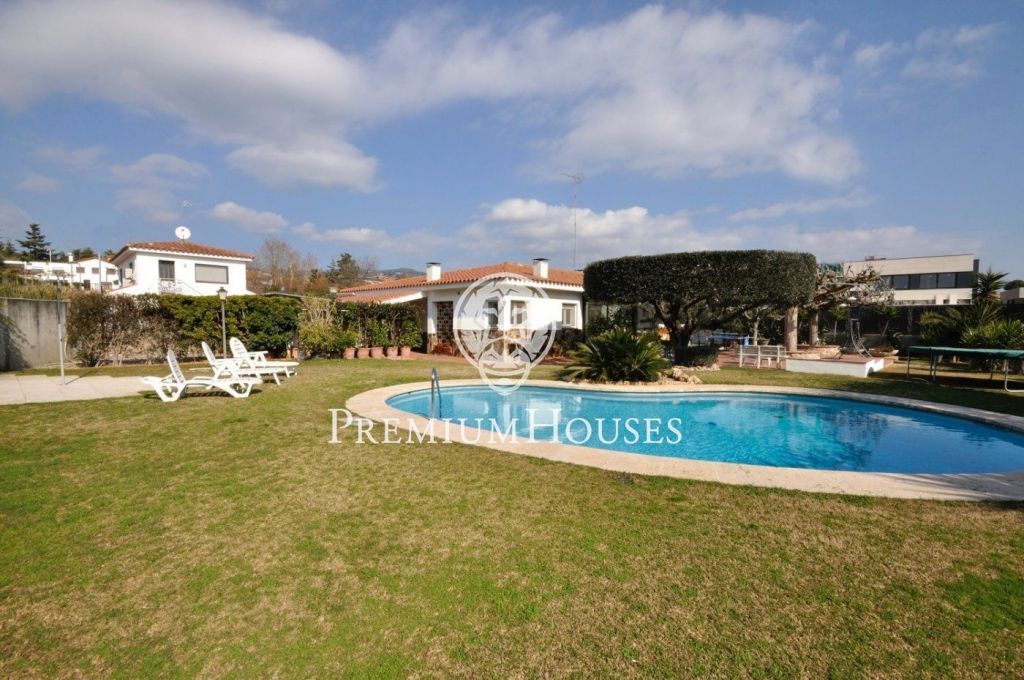 Casa en venda amb apartament independent i piscina a Sant Andreu de Llavaneres