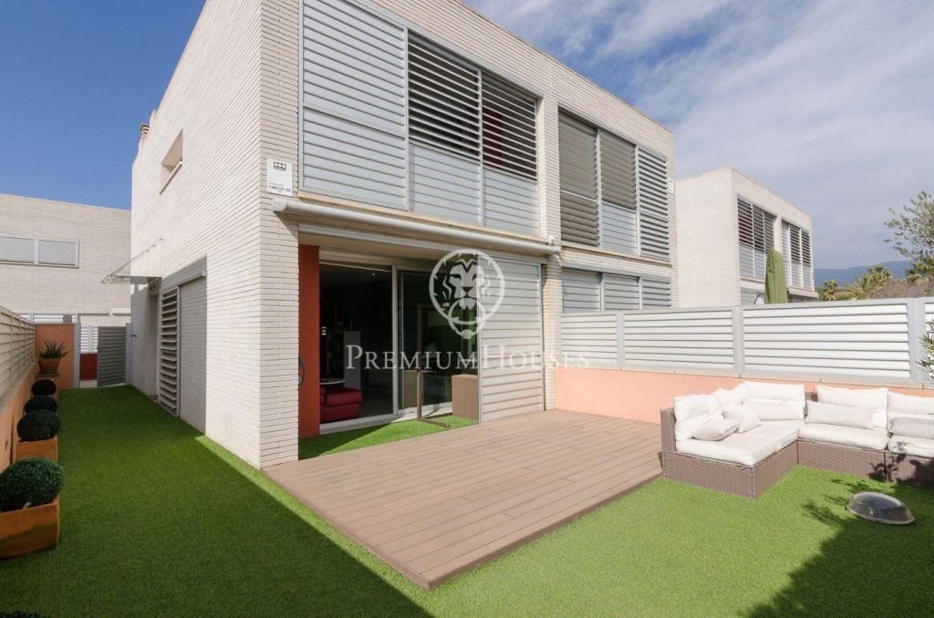 Casa de 259 m² con piscina en venta en Sant Pol de Mar | Premium Houses
