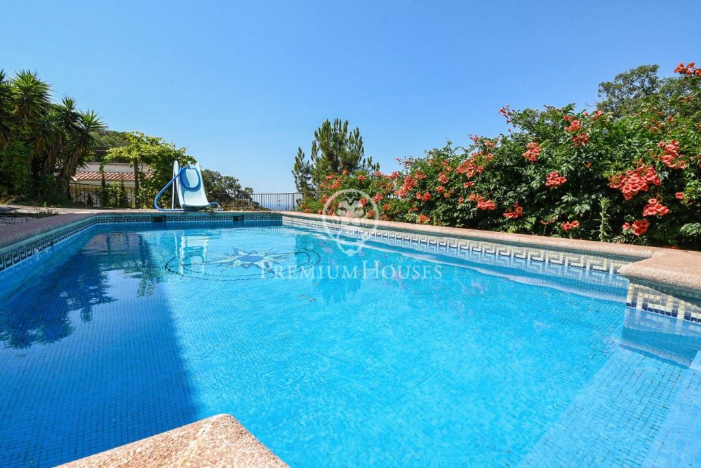 Casa en venta con piscina y espectaculares vistas en Lloret de Mar