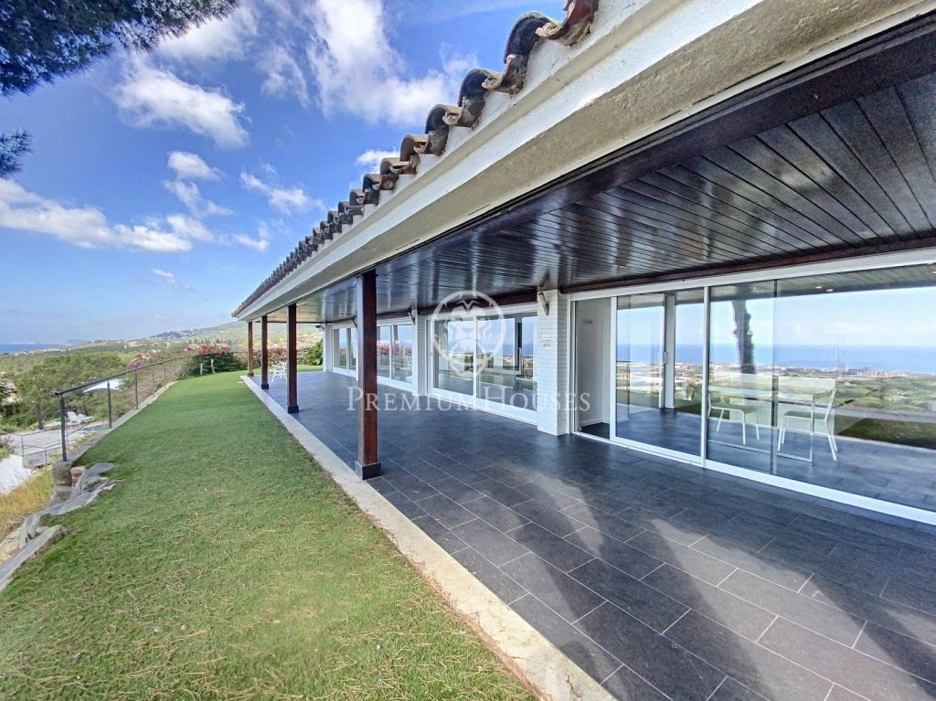 Casa en venda a Cabrils amb vistes al mar