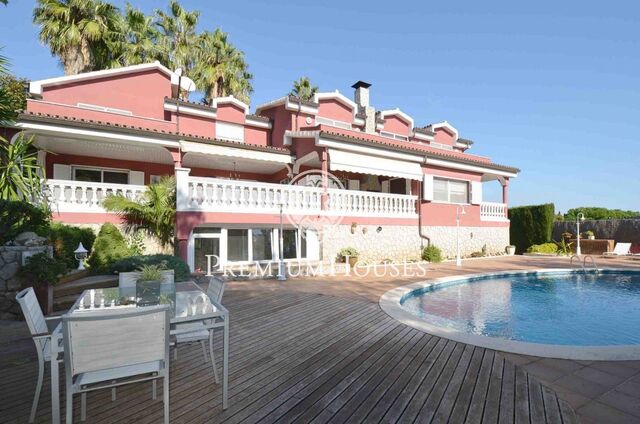 Casa en venta en Alella: urbanización exclusiva 'Can Teixidó'. Tranquilidad y lujo
