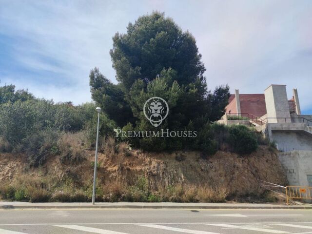 Terrain urbain avec vues sur la mer à vendre à Sant Pol