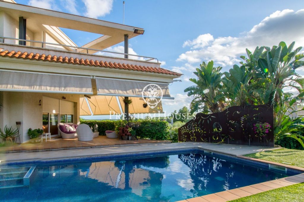 Casa amb piscina a la venda a la urbanització Cinco Estrellas del Catllar
