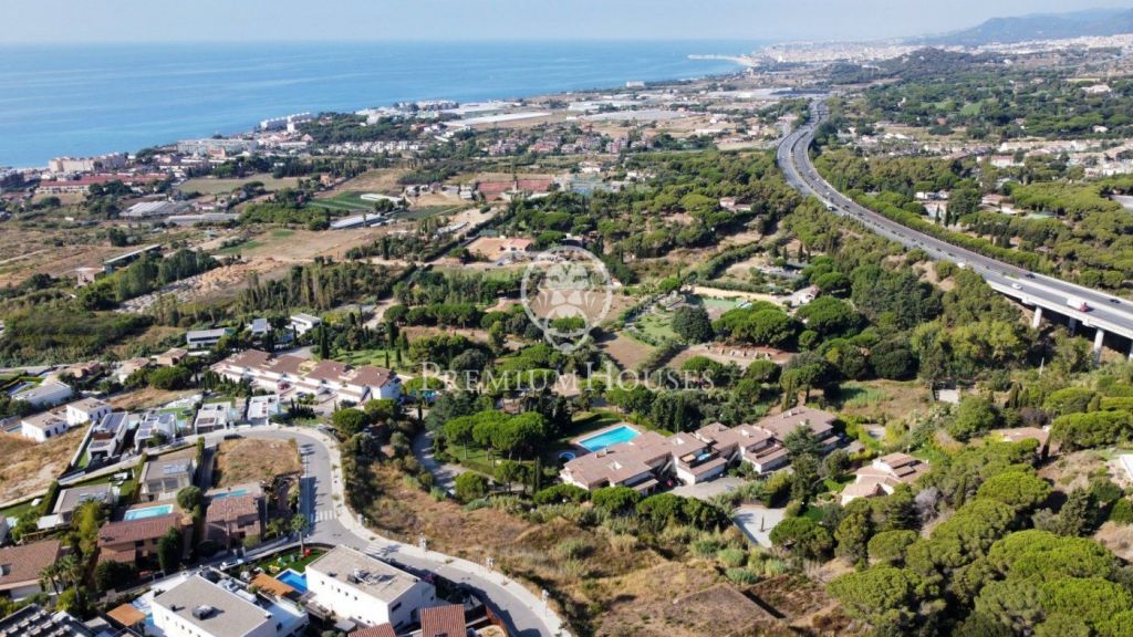 Terreno en venta con excelentes vistas al mar en Sant Vicenç de Montalt