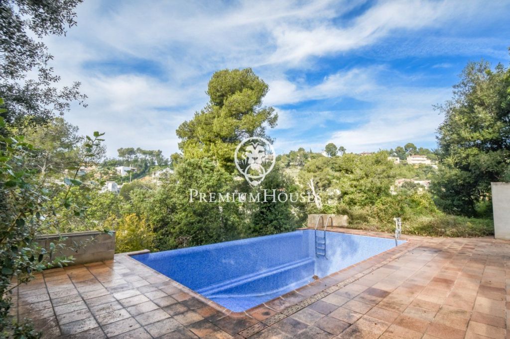 Casa unifamiliar en venda amb vistes i piscina infinity a Santa Susanna