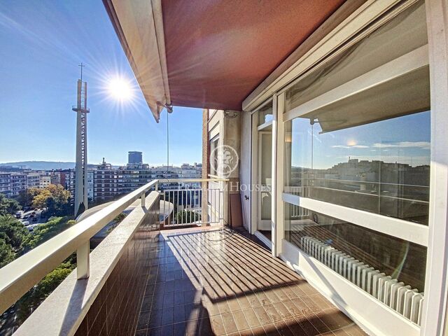 Piso en alquiler reformado con terraza y piscina comunitaria