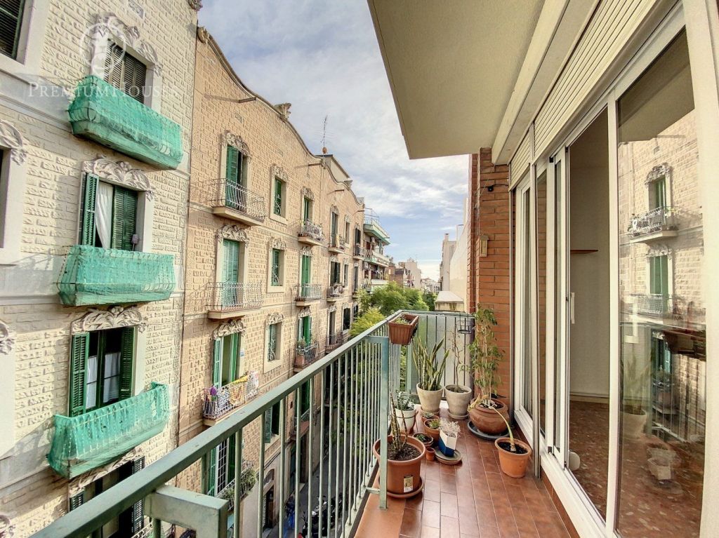 Piso en venta con terraza en Gràcia