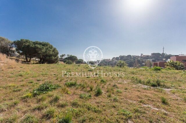 Magnificent urban and flat plot in Rocaferrera.