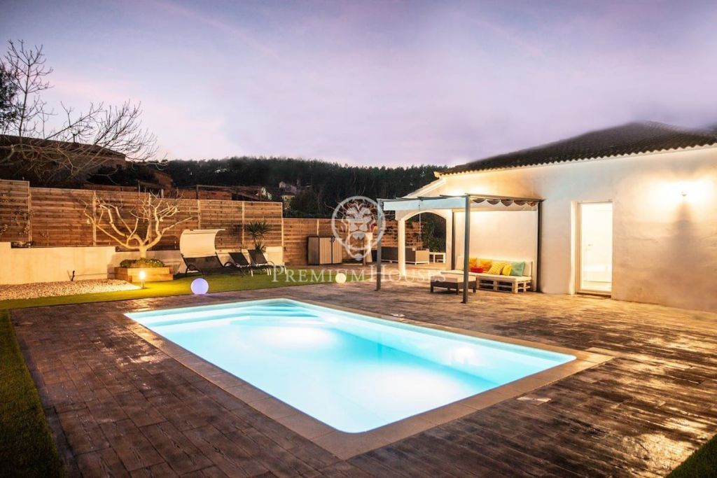 Casa amb piscina envoltada de naturalesa a Sant Pere de Ribes