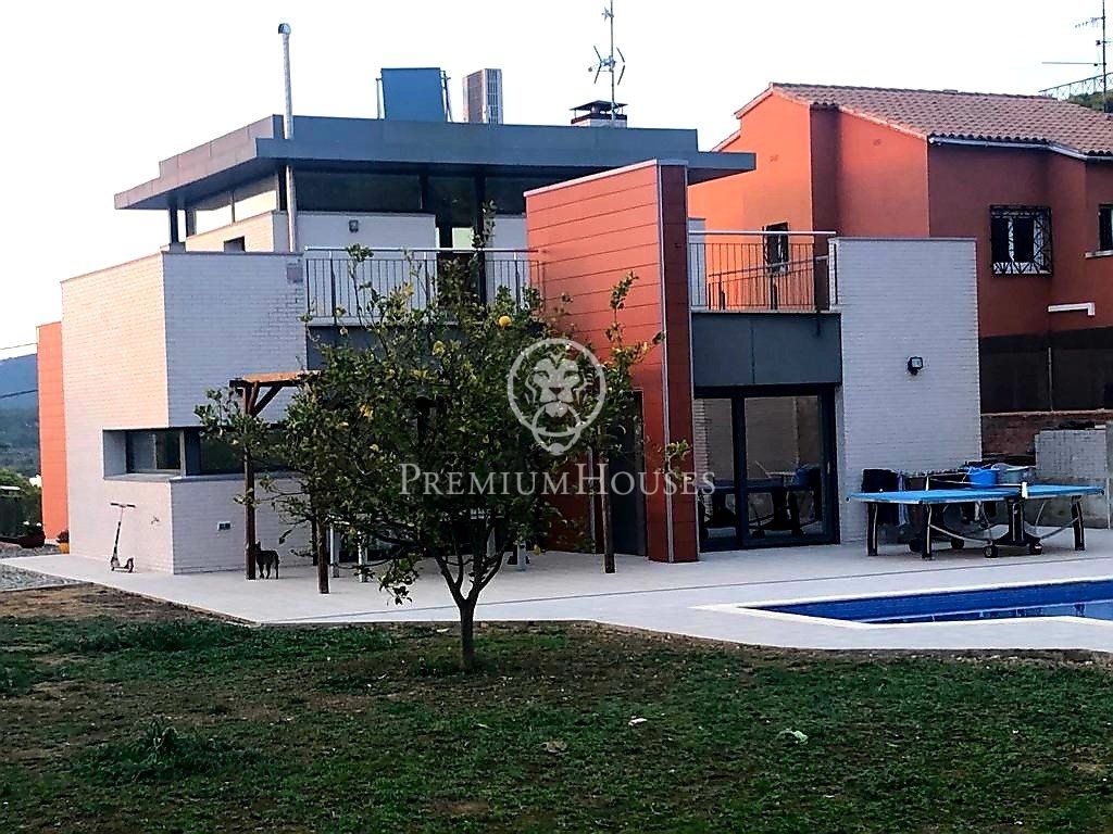 Casa independent amb piscina a la venda a Mas D'en Serra