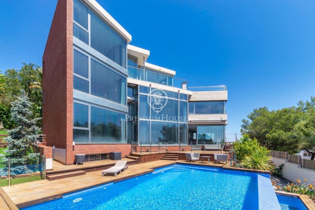 Moderna villa con vistas panorámicas al mar a la venta en Montemar