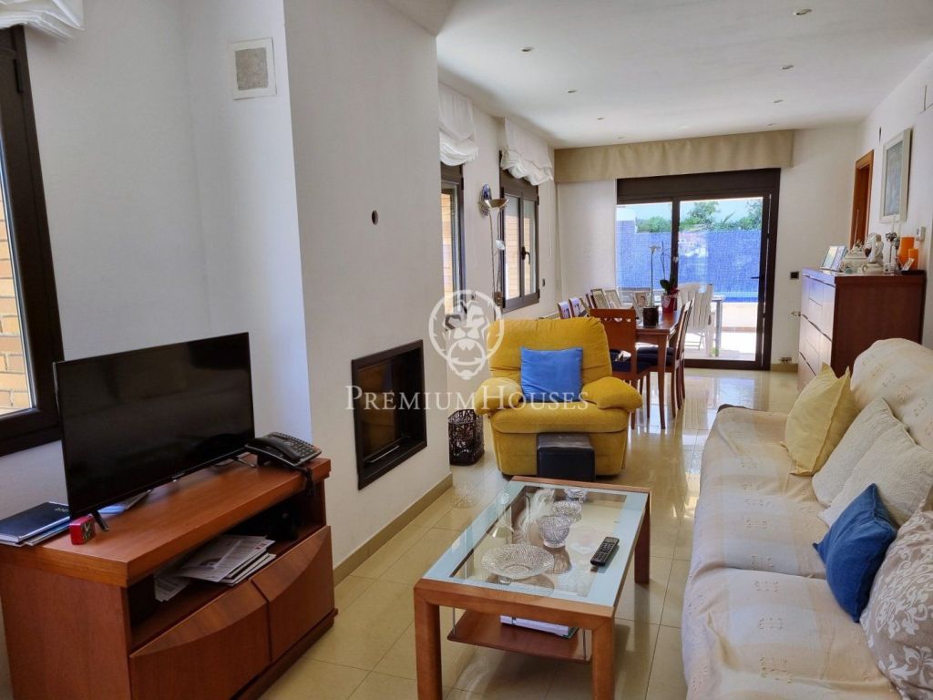 Casa amb apartament independent en venda a Premiá de Dalt