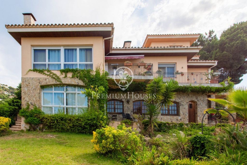 Casa en venda amb piscina a 5 min del centre amb llicència turística a Lloret de Mar