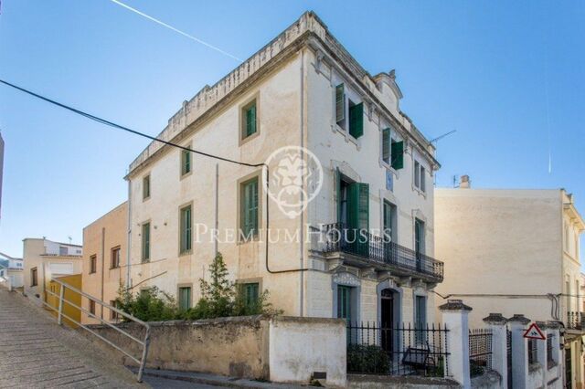 Immeuble unique à vendre à Arenys de Mar, idéal pour investisseurs