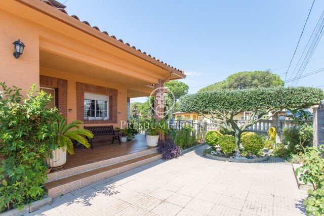 Casa en venta con dos viviendas en Fogars de la Selva