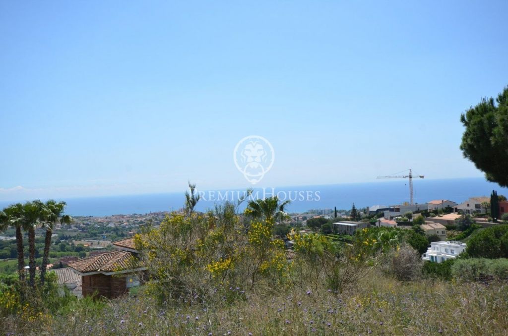 Espectacular terreno en venta con fabulosas vistas al mar en Alella