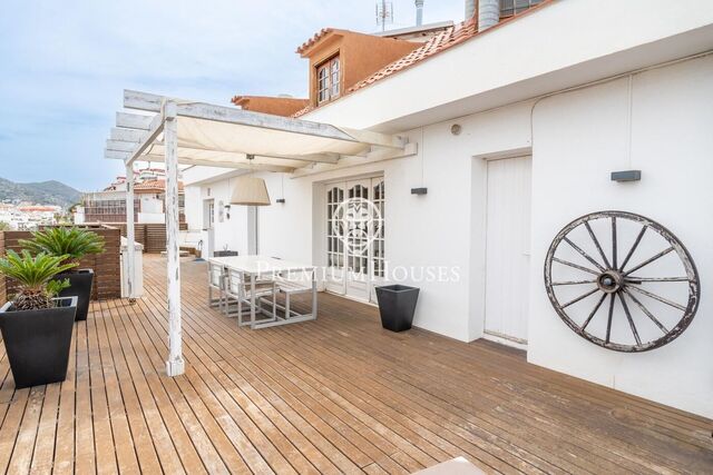 Penthouse with large terrace in the center of Sitges
