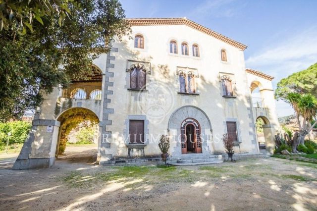 Magnifique masia classée du 16ème siècle à vendre à Arenys de Munt.