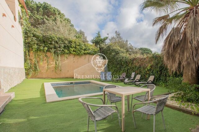 Maison à vendre avec piscine et licence touristique à Lloret de Mar
