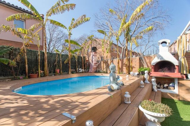 Casa con piscina en venta en Badalona