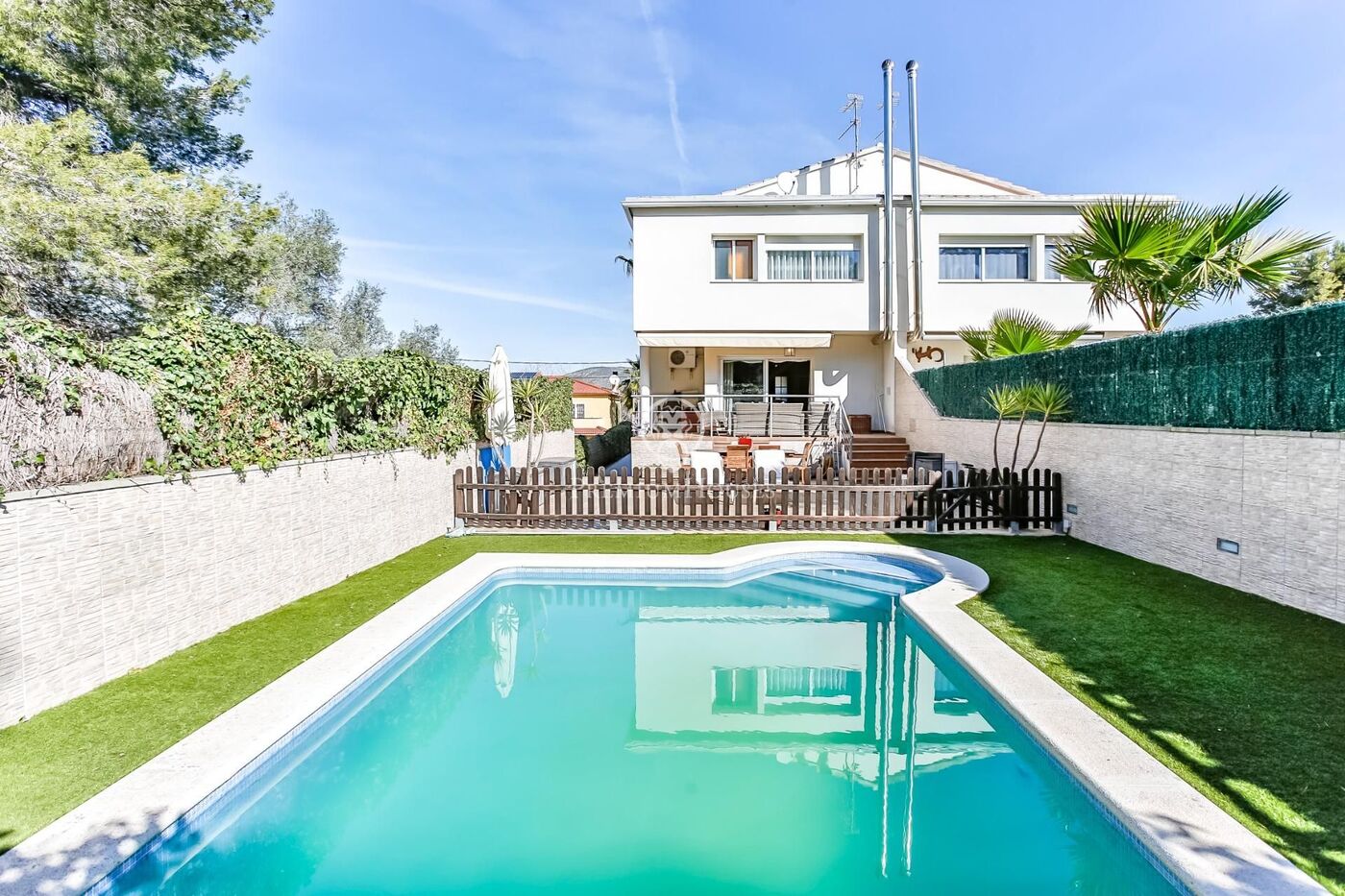 Casa adossada amb piscina a Mas D'en Serra