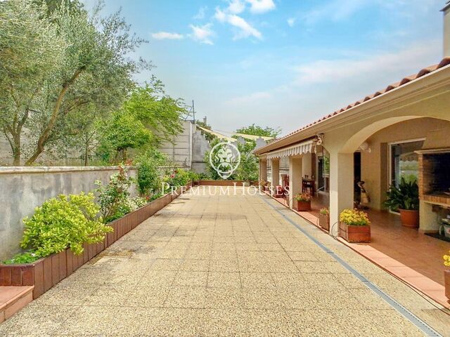 Vente d'une maison spectaculaire à Sant Fost de Campsentelles !