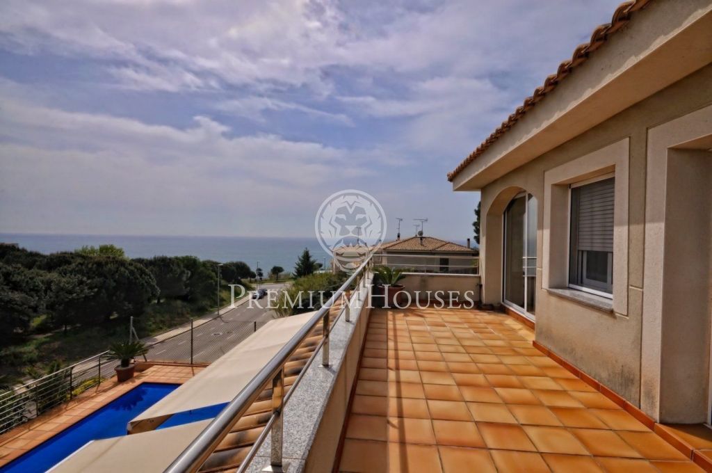 Casa de 311 m² con piscina y vistas en venta en Sant Pol de Mar