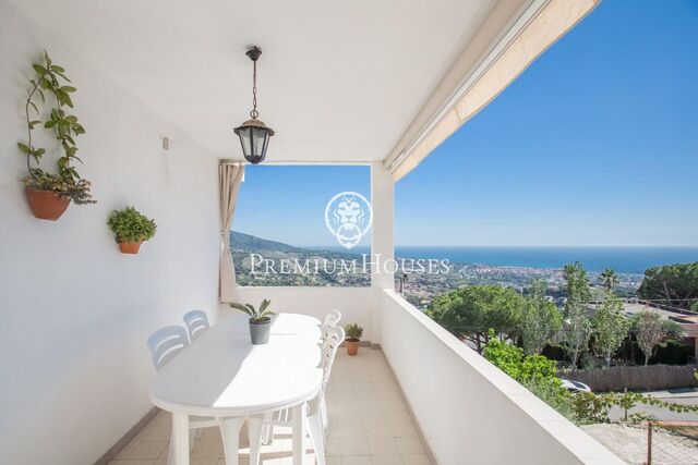 Espectacular Casa a Alella amb vista a la Mar i Dos Habitatges