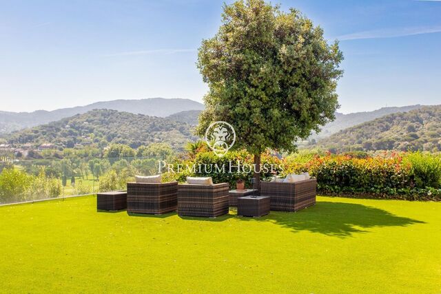 Tranquil•litat i disseny al costat del golf