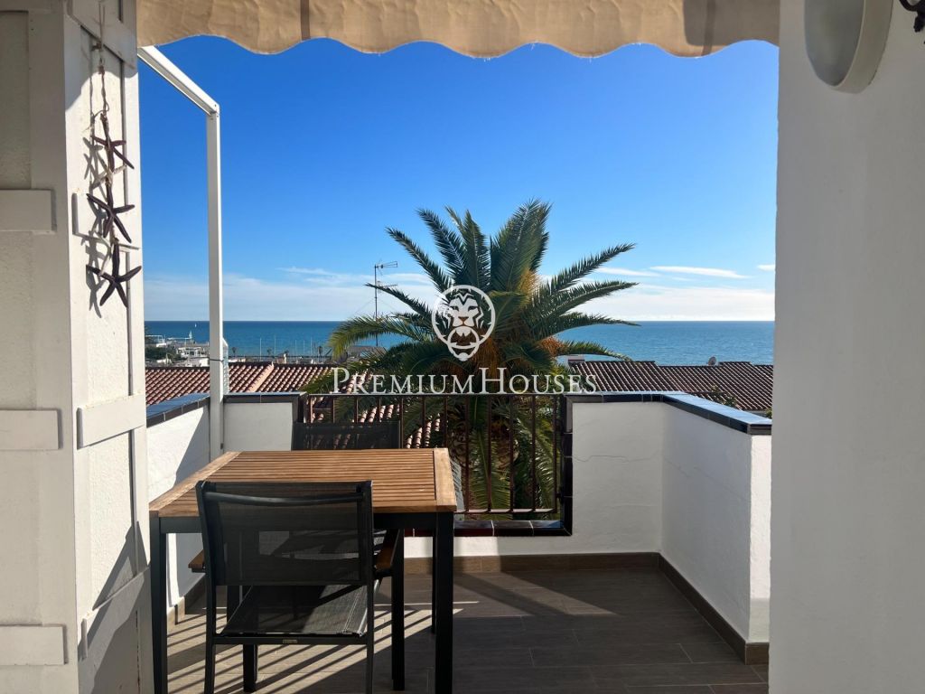 Pis amb terrassa i vistes al mar de lloguer d´hivern a Aiguadolç, Sitges