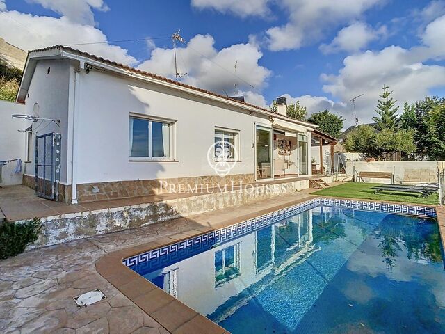 Casa en planta amb vista a la mar i a la muntanya en venda a Sant Cebrià de Vallalta