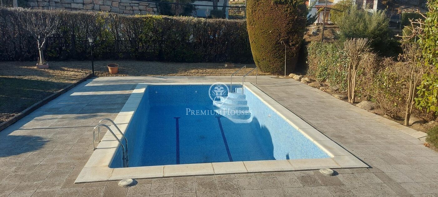 Casa unifamiliar con piscina