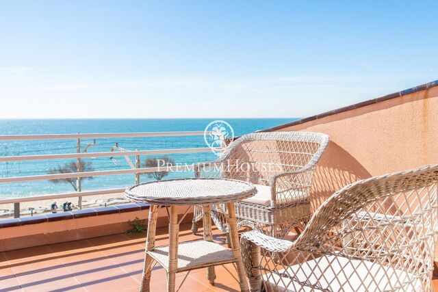 Spectacular townhouse on the seafront in El Masnou.