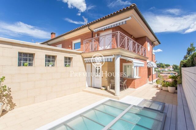Spectacular townhouse in Tiana with swimming pool and solar panels
