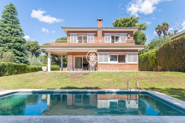 Detached house near the Llavaneras Golf Club.