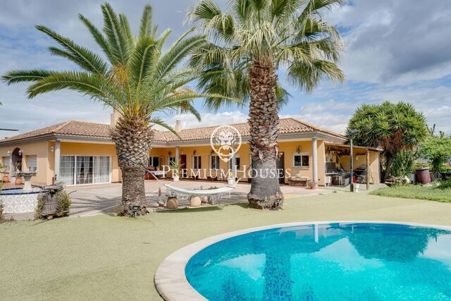 Casa en planta amb piscina a Sis Camins