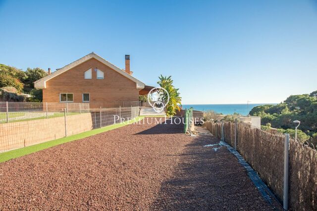 Detached house with sea views for sale in Arenys de Mar